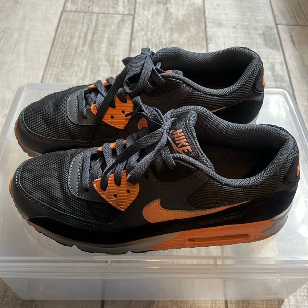 NIKE AIR MAX